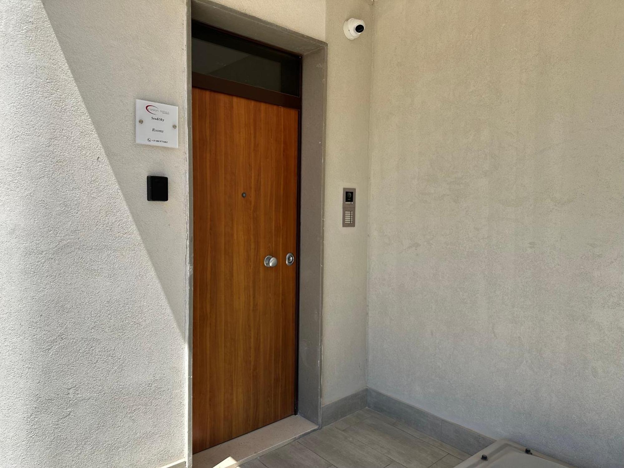 Sea&Sky Rooms Bari Exterior foto